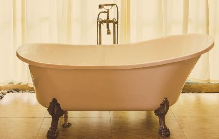 ¿Qué diferencia hay entre un hidromasaje y un Jacuzzi?